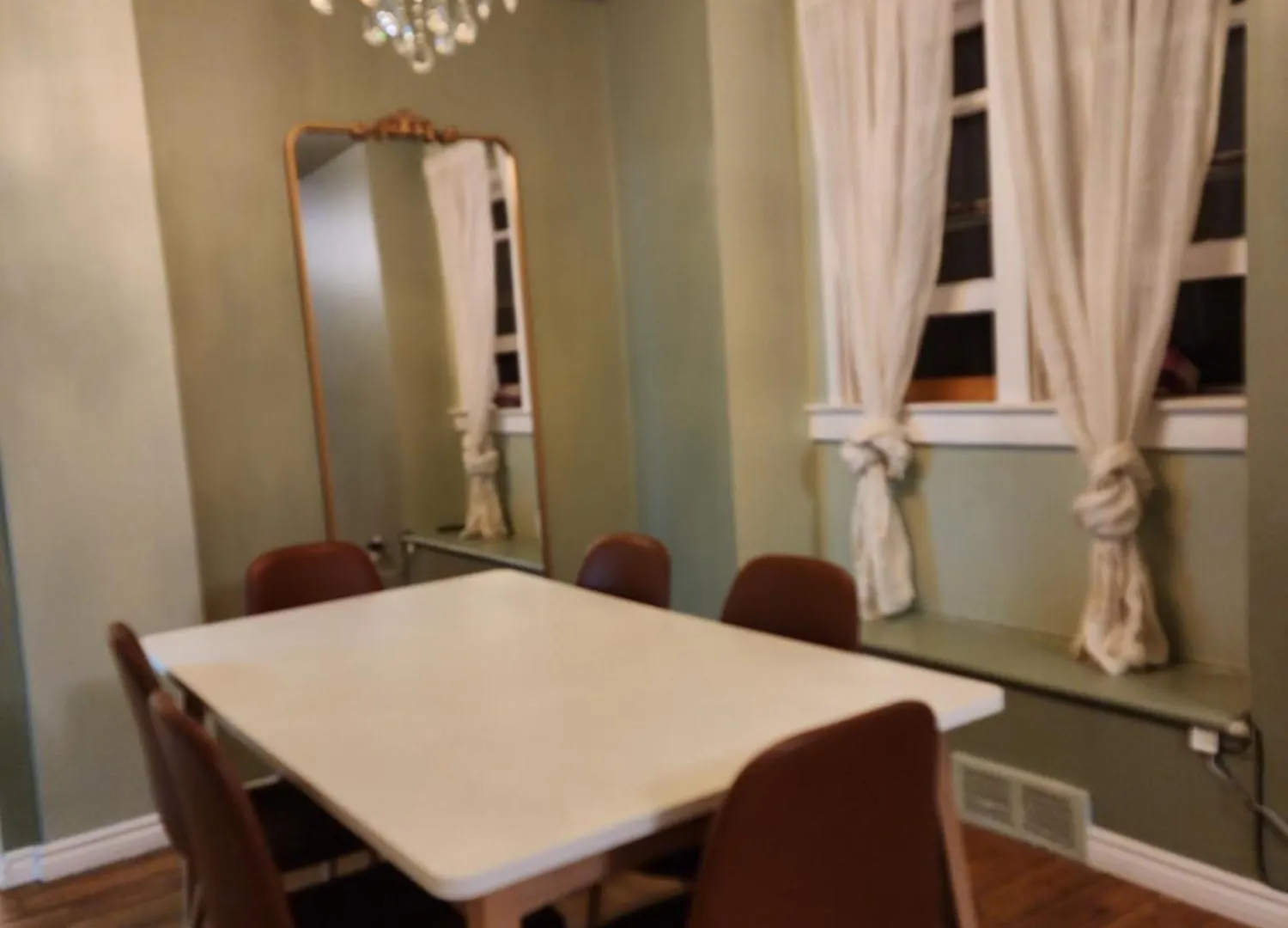 Apartment Ferienwohnung 2-Bed House For Downtown, Stampede & Mountains YYC